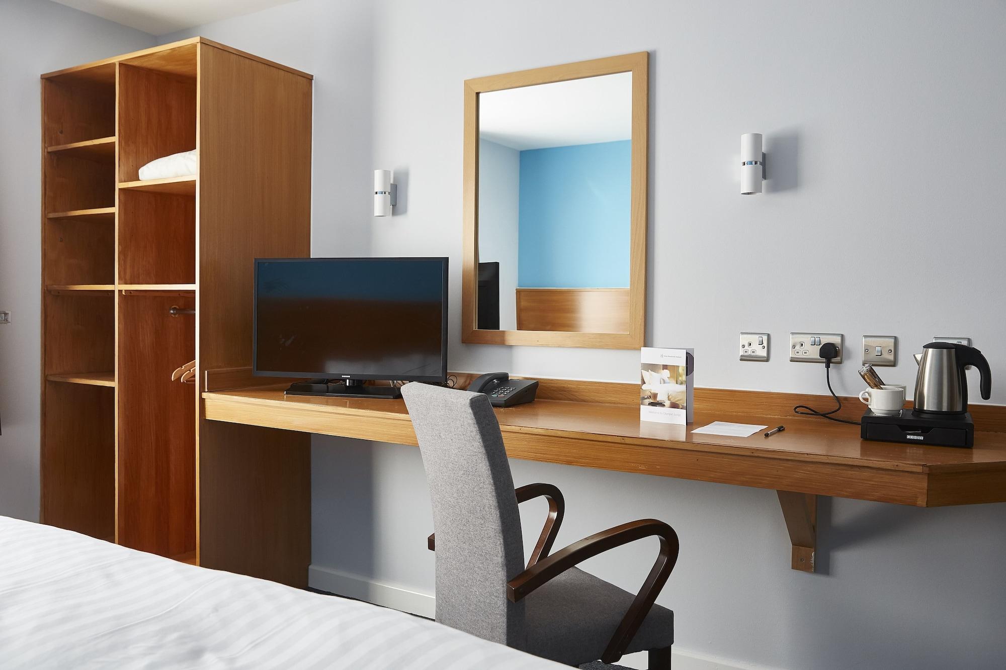 The Olympic Lodge Aylesbury  Zewnętrze zdjęcie