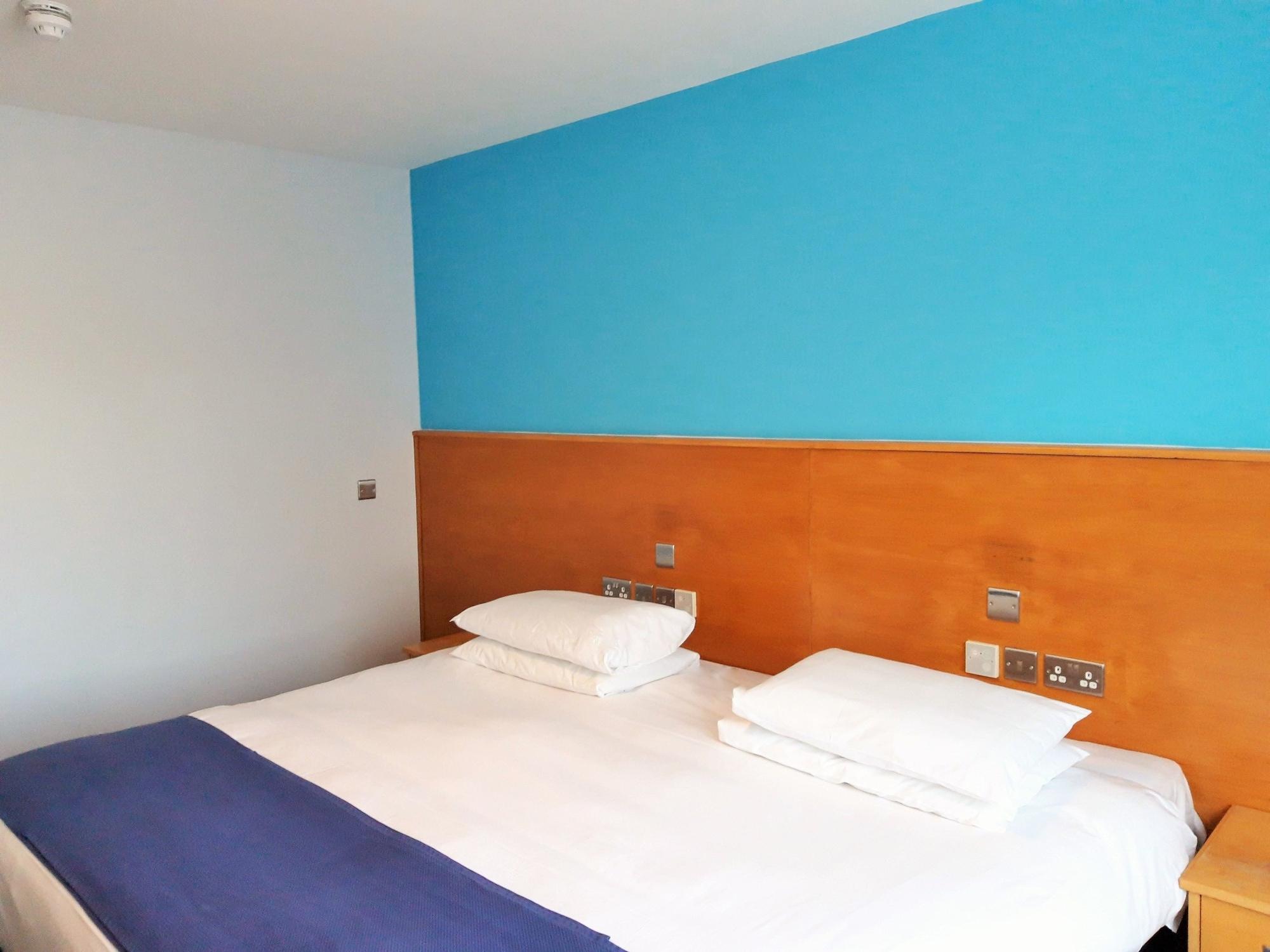 The Olympic Lodge Aylesbury  Zewnętrze zdjęcie