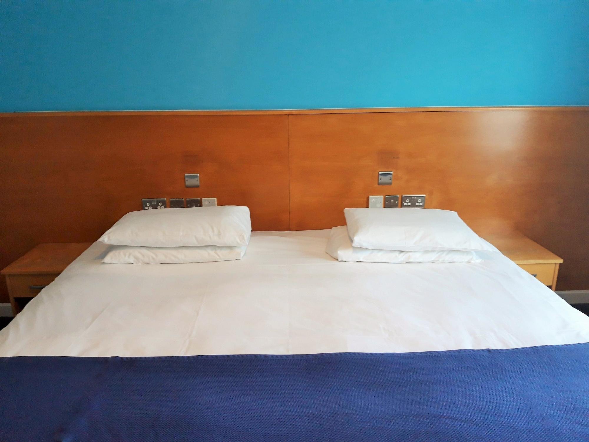 The Olympic Lodge Aylesbury  Zewnętrze zdjęcie