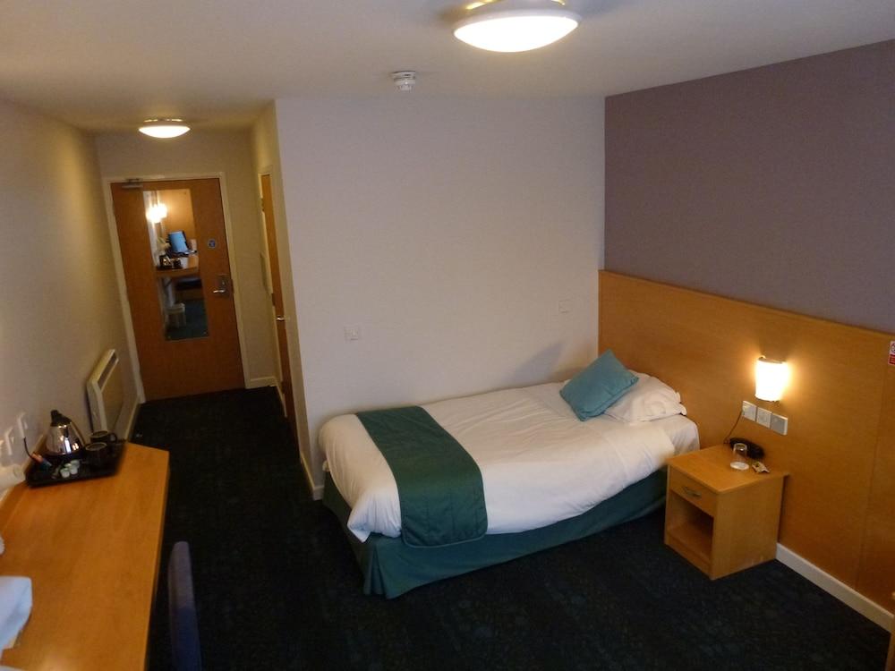 The Olympic Lodge Aylesbury  Zewnętrze zdjęcie
