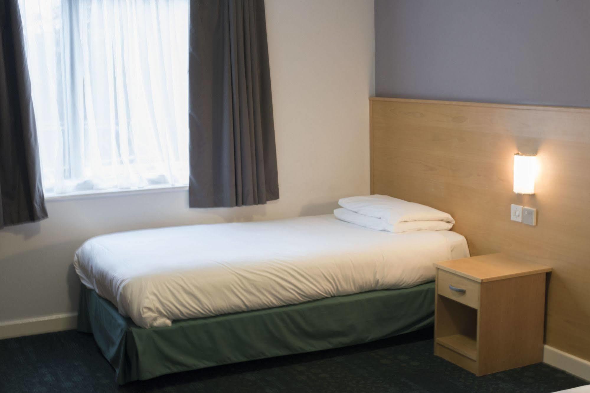 The Olympic Lodge Aylesbury  Zewnętrze zdjęcie