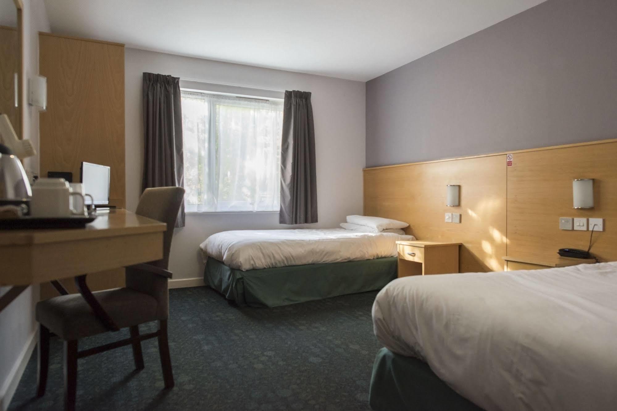 The Olympic Lodge Aylesbury  Zewnętrze zdjęcie